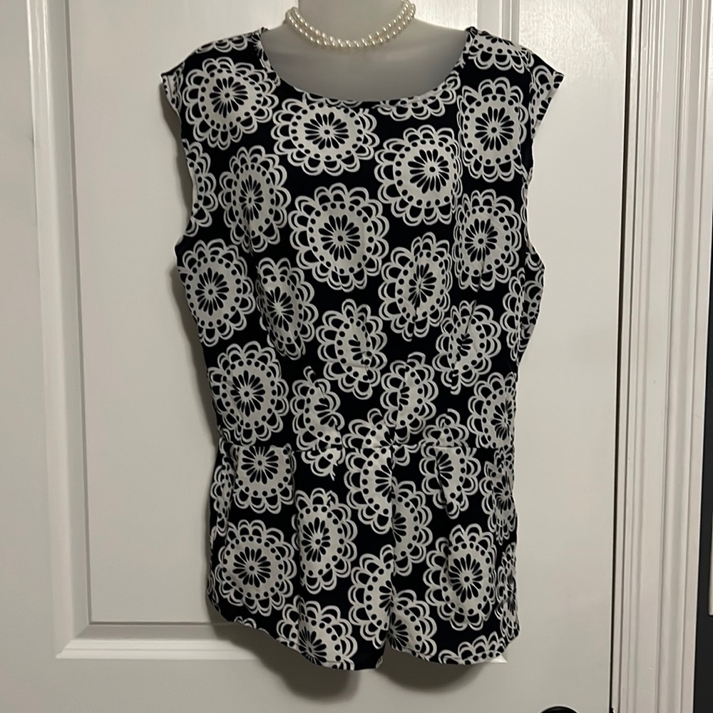 Women’s Beautiful Top (L) by Delaine
